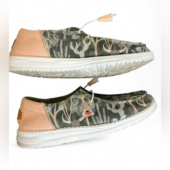 Hey Dude Women’s Wendy funk oasis-olive Slip On Shoes - Picture 3 of 7